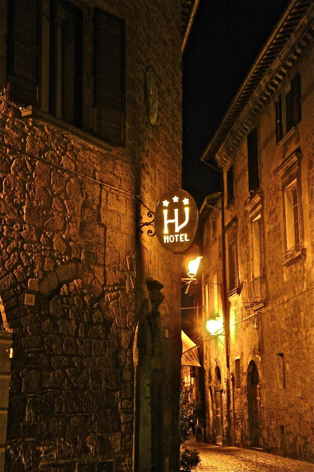 Hotel Valentino Centro Storico 오르비에토 외부 사진